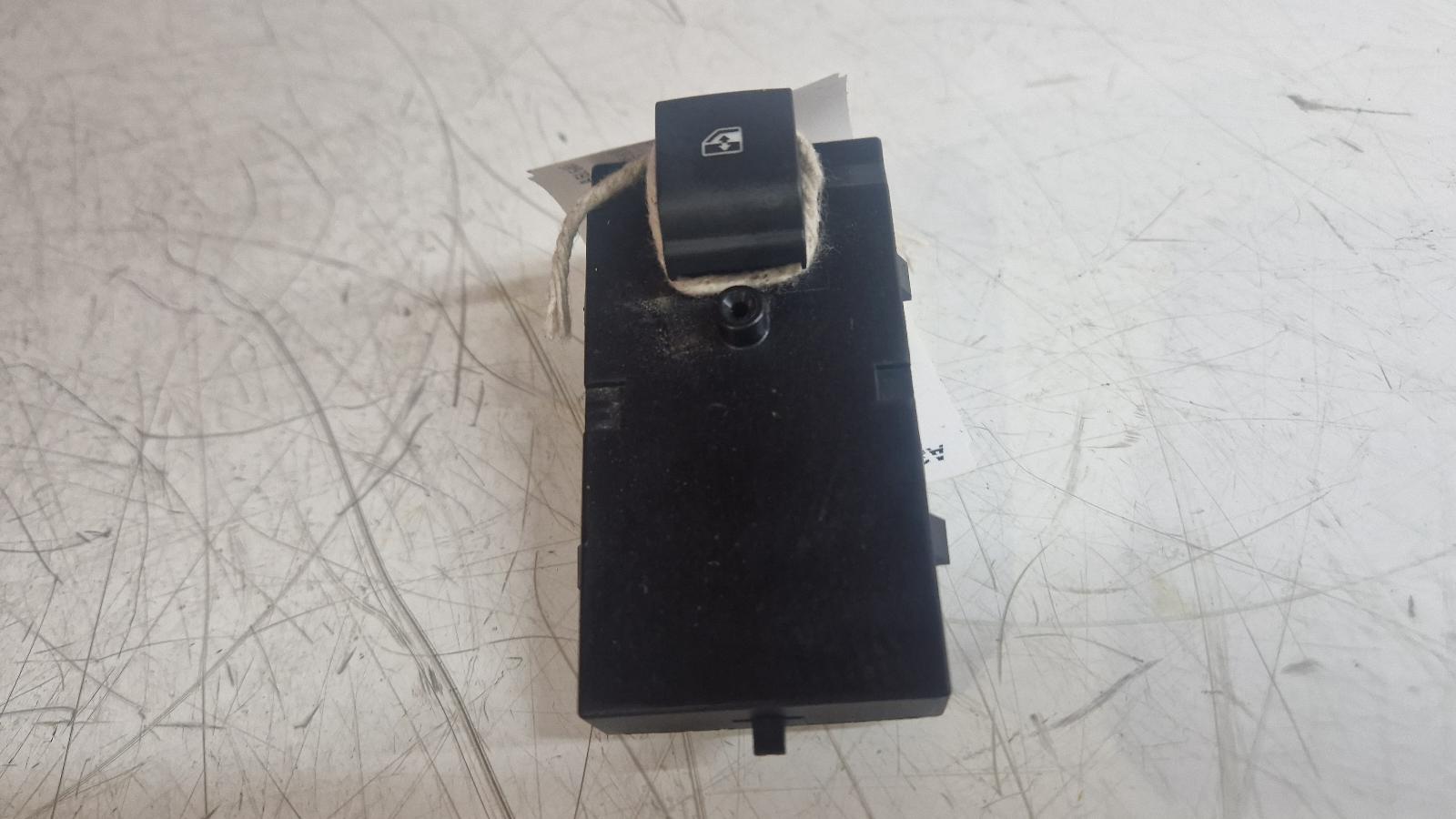 View Auto part Elect. Window Switch Vauxhall Mokka 2015