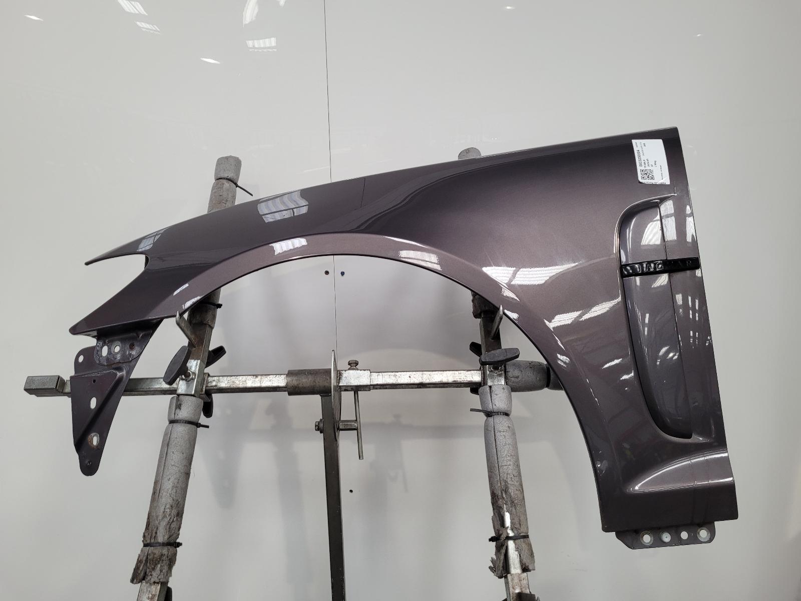 View Auto part L Wing Jaguar Xf 2008