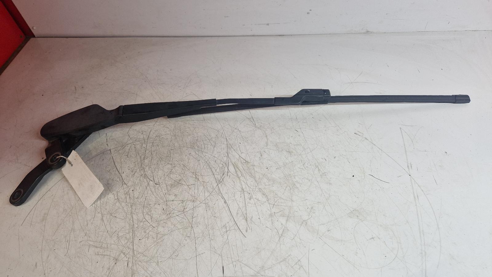 View Auto part Wiper Arm Mercedes C Class 2014
