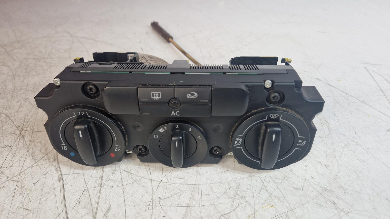 View Auto part Heater/AC Controller Volkswagen Caddy 2008