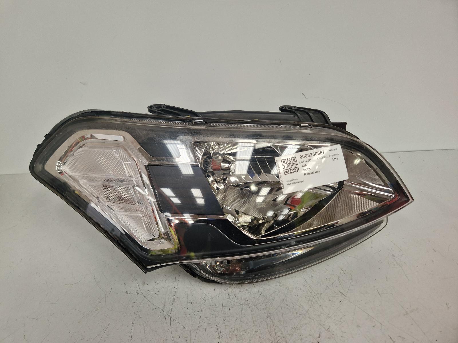 View Auto part R Headlamp Kia Soul 2011