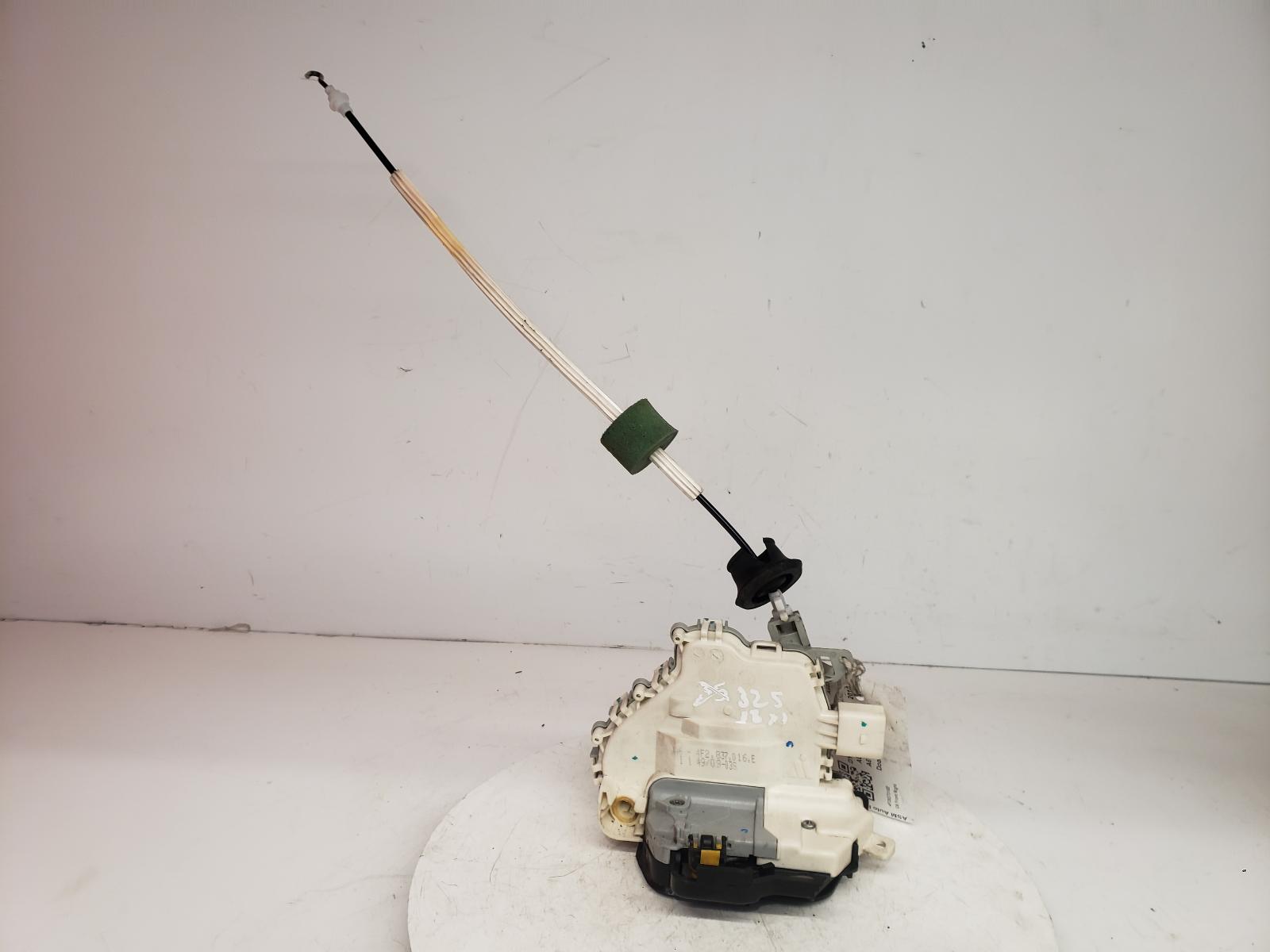 View Auto part Door Lock Assembly Audi A6 2010