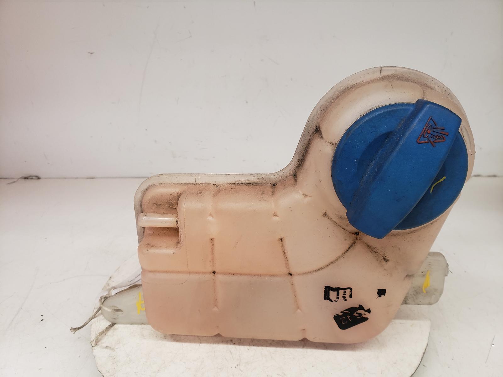 View Auto part Overflow Bottle Audi A6 2010