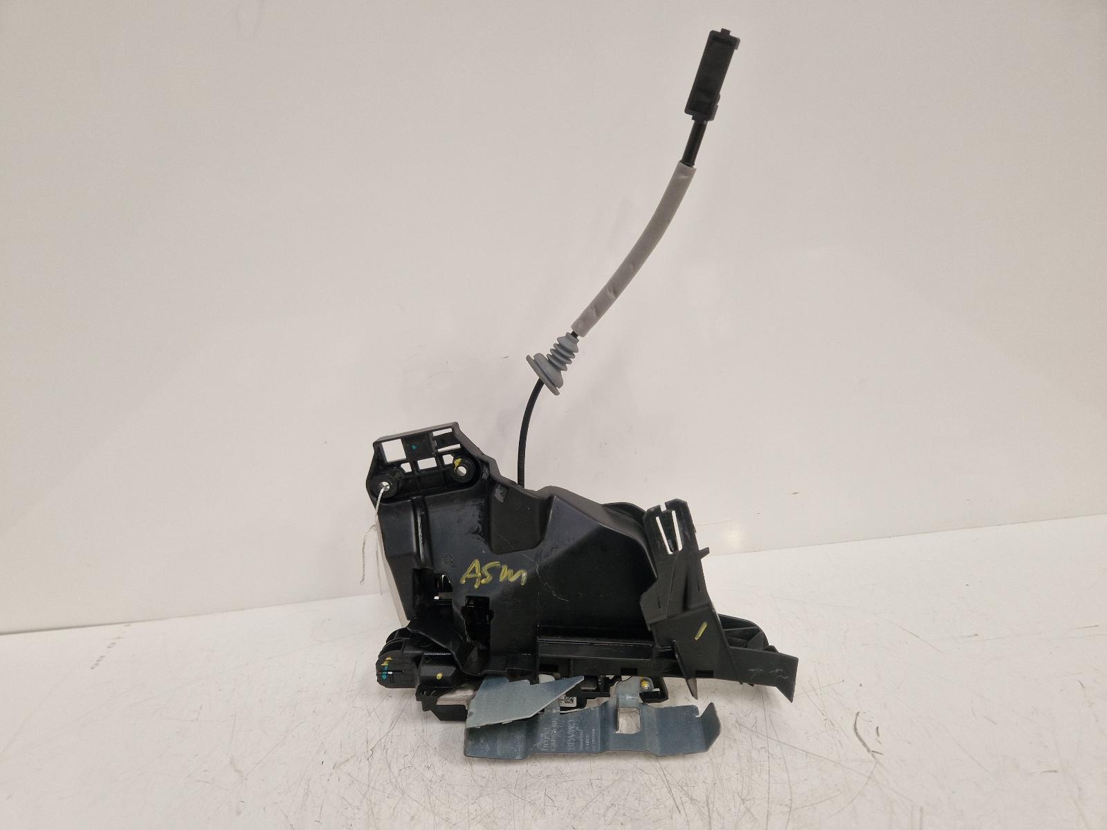 View Auto part Door Lock Assembly Volvo S90 2021