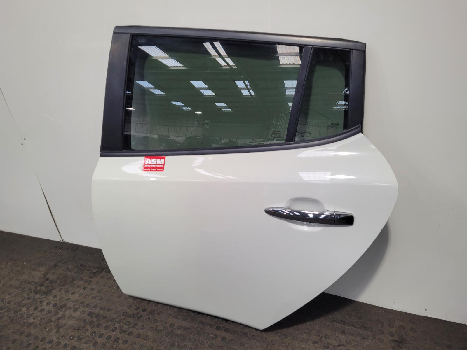 View Auto part L Rear Door Nissan Leaf 2014