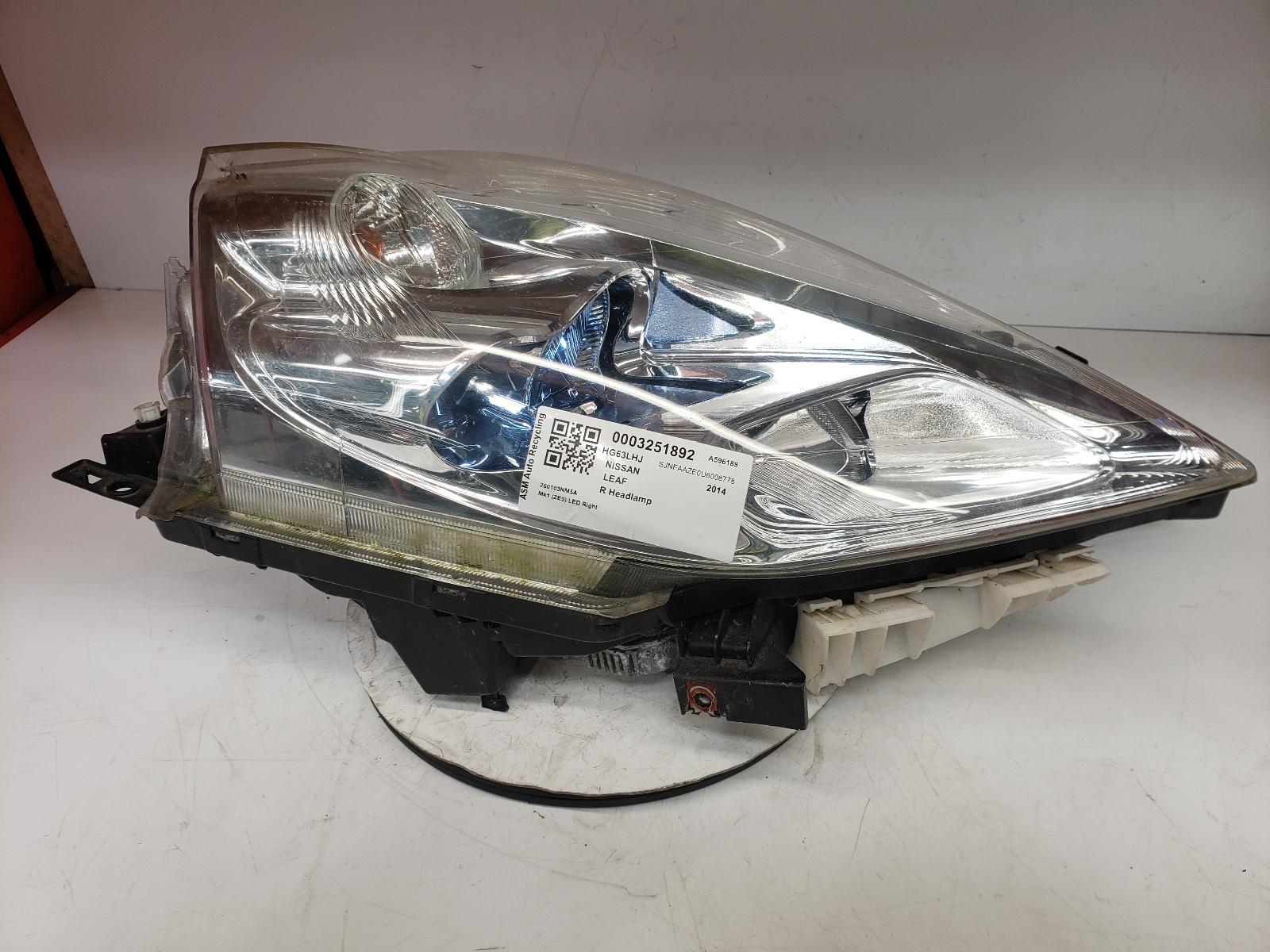 View Auto part R Headlamp Nissan Leaf 2014