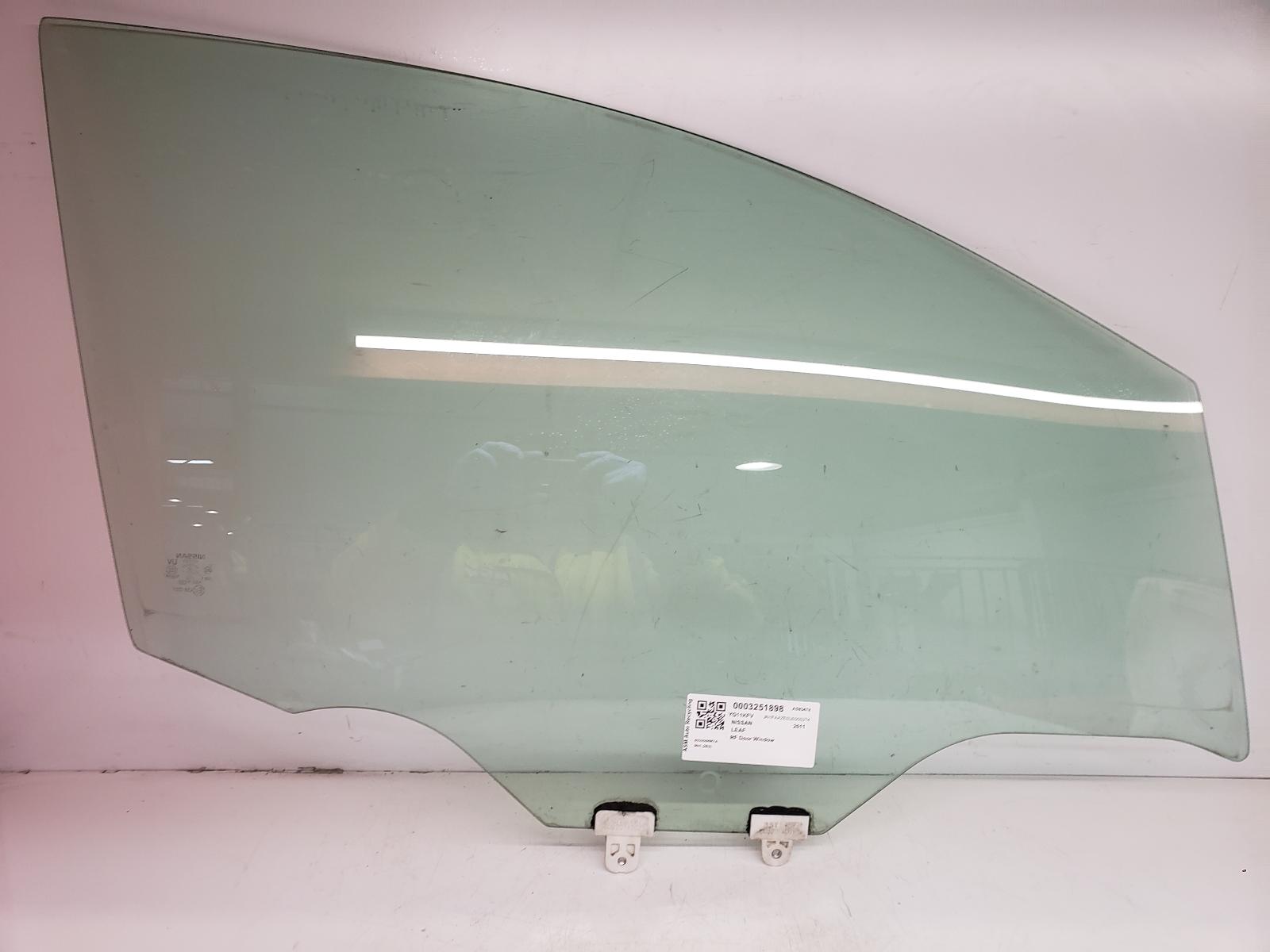 View Auto part RF Door Window Nissan Leaf 2011
