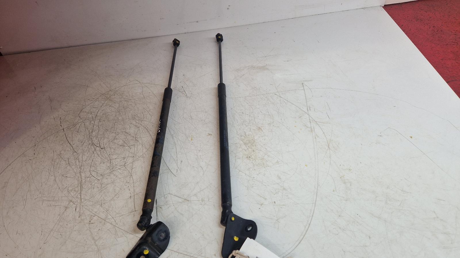 View Auto part Hatch Strut/Shock Vauxhall Astra 2013