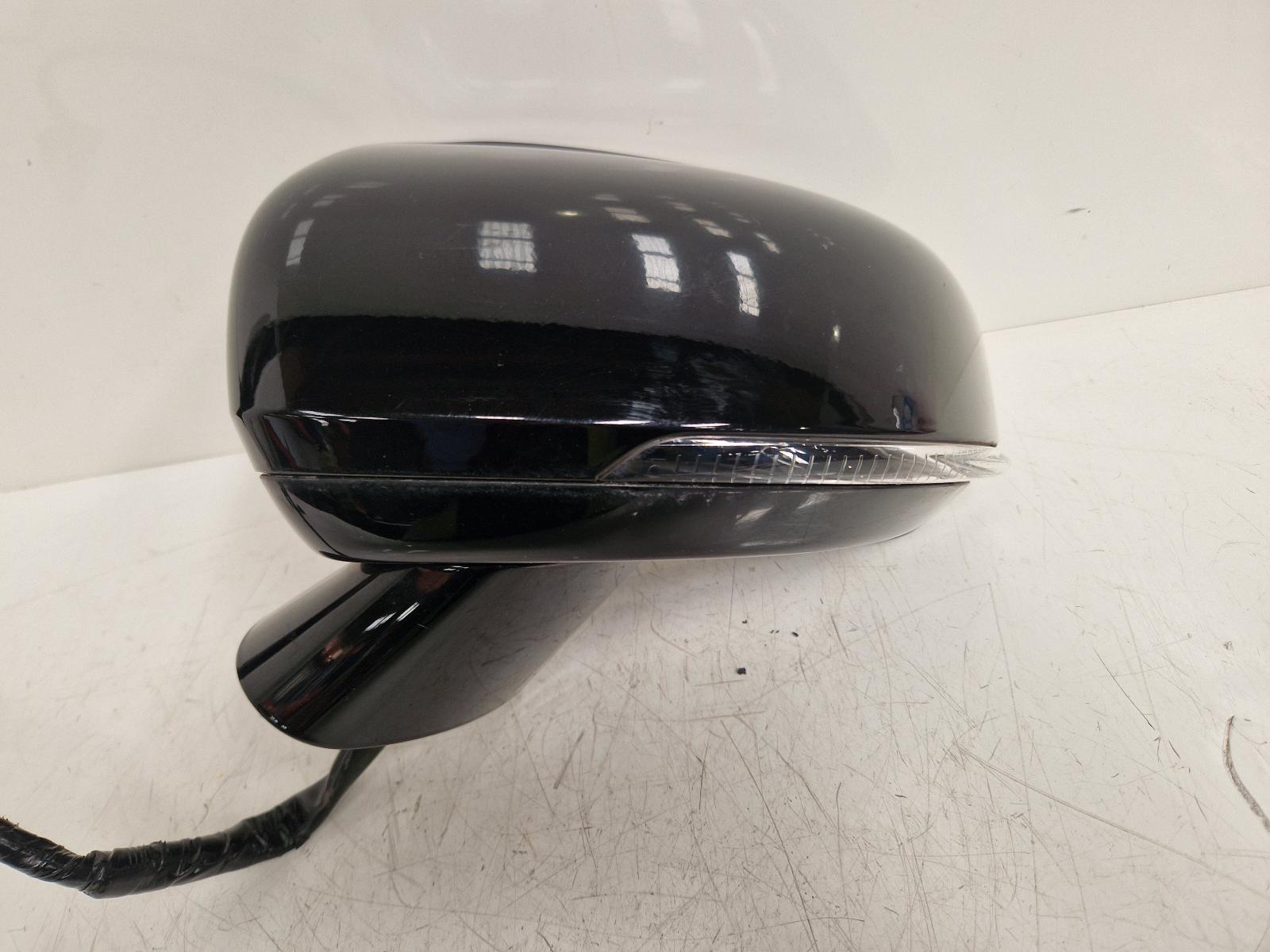 View Auto part L Door Mirror Volvo V90 2024