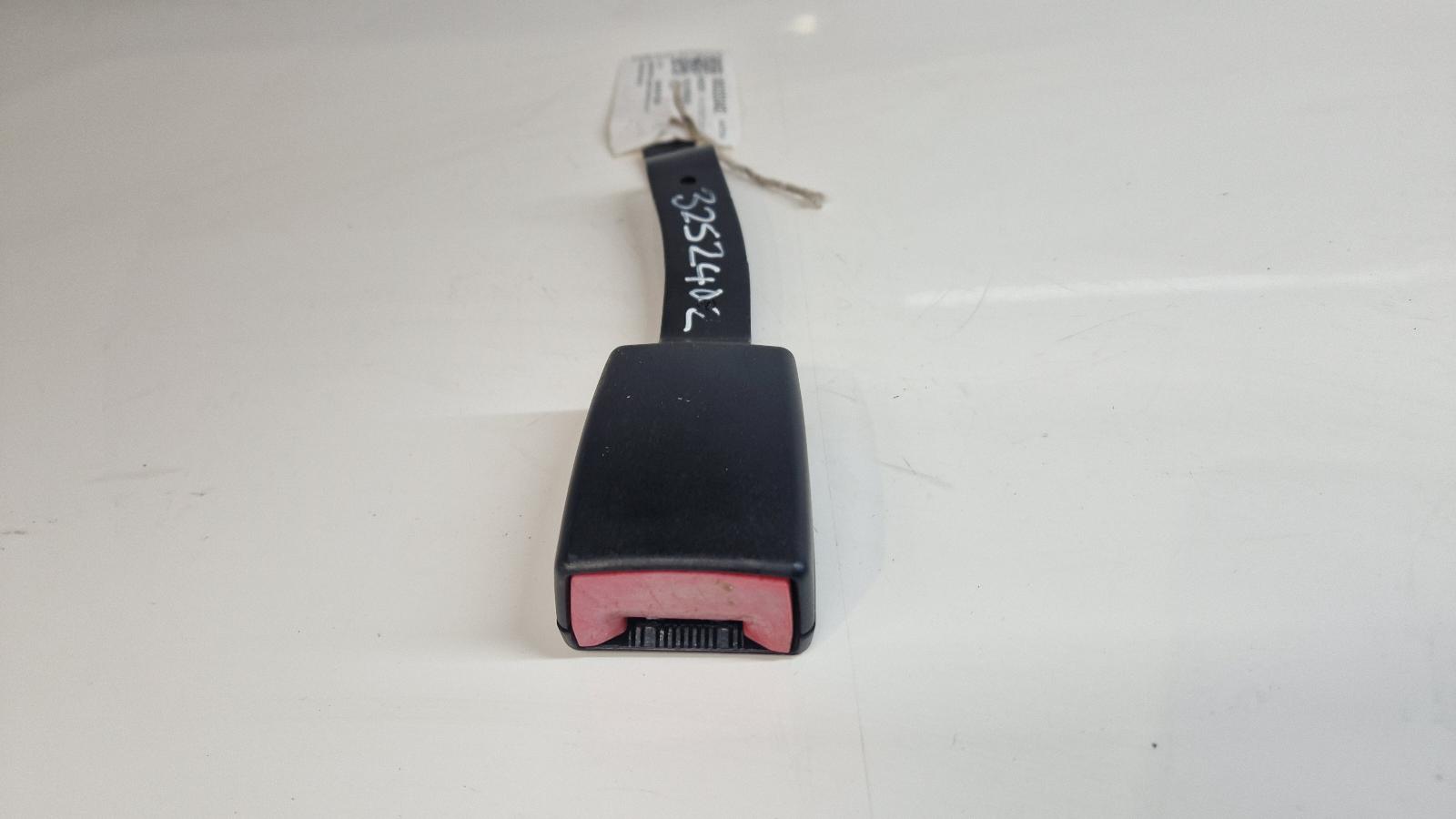 View Auto part Seat Belt Volkswagen Polo 2006