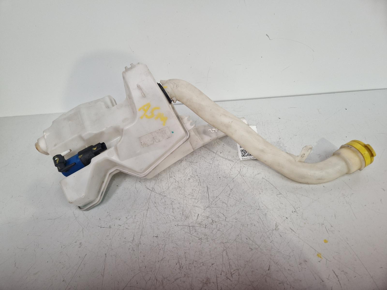 View Auto part Washer Bottle Renault Clio 2014