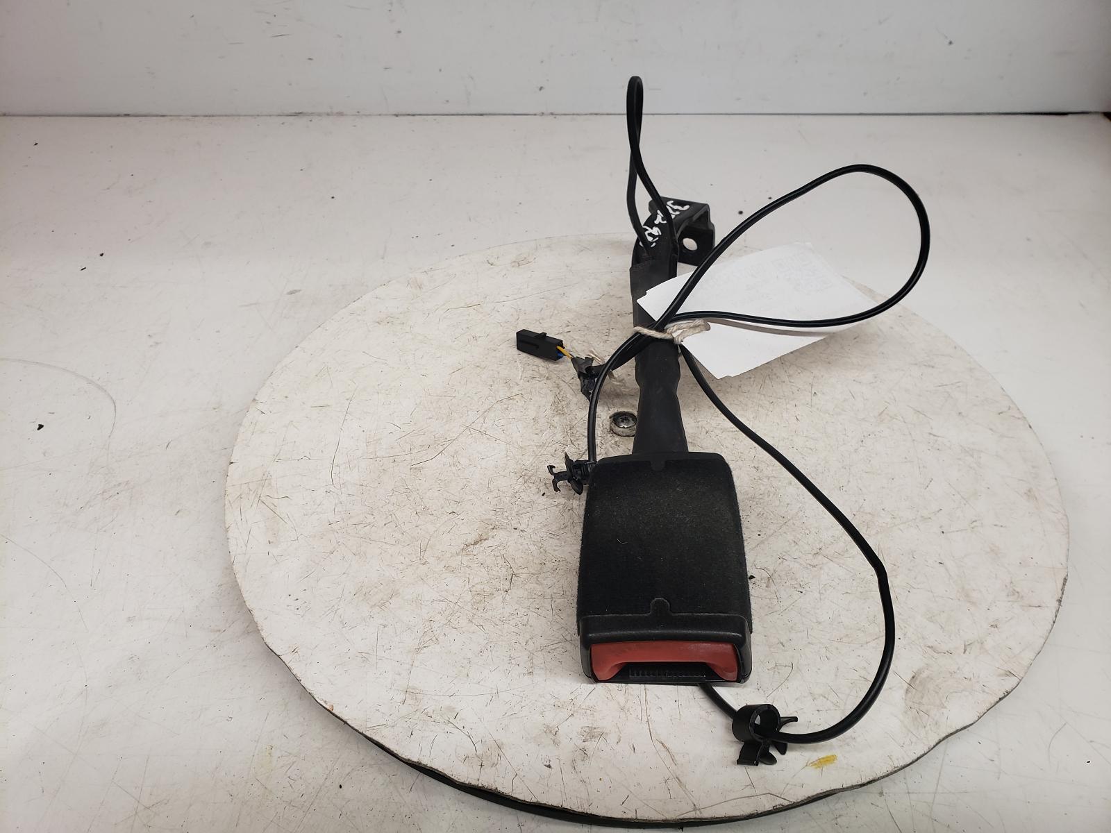 View Auto part Seat Belt Volkswagen Scirocco 2011