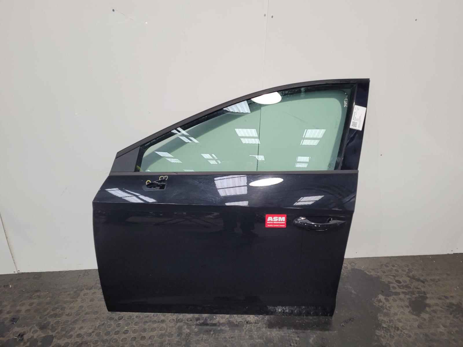 View Auto part L Front Door Seat Leon 2020