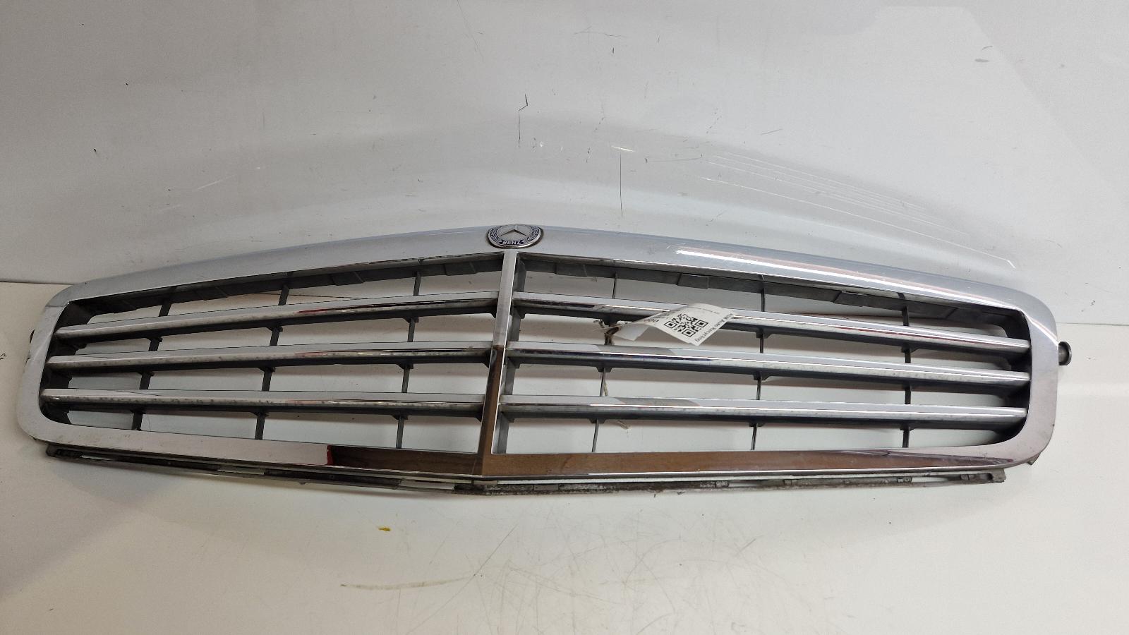 View Auto part Grille Mercedes C Class 2009