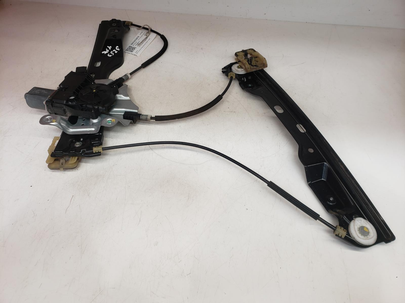View Auto part LF Window Regulator Vauxhall Astra 2014