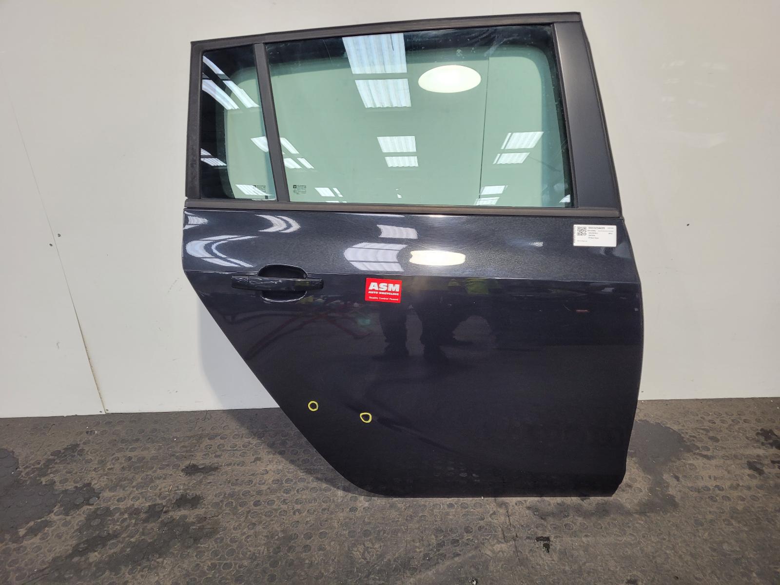 View Auto part R Rear Door Vauxhall Zafira 2012
