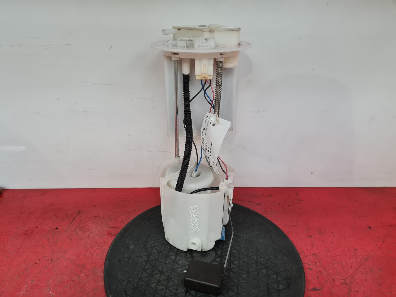 View Auto part Fuel Pump Toyota Yaris 2010