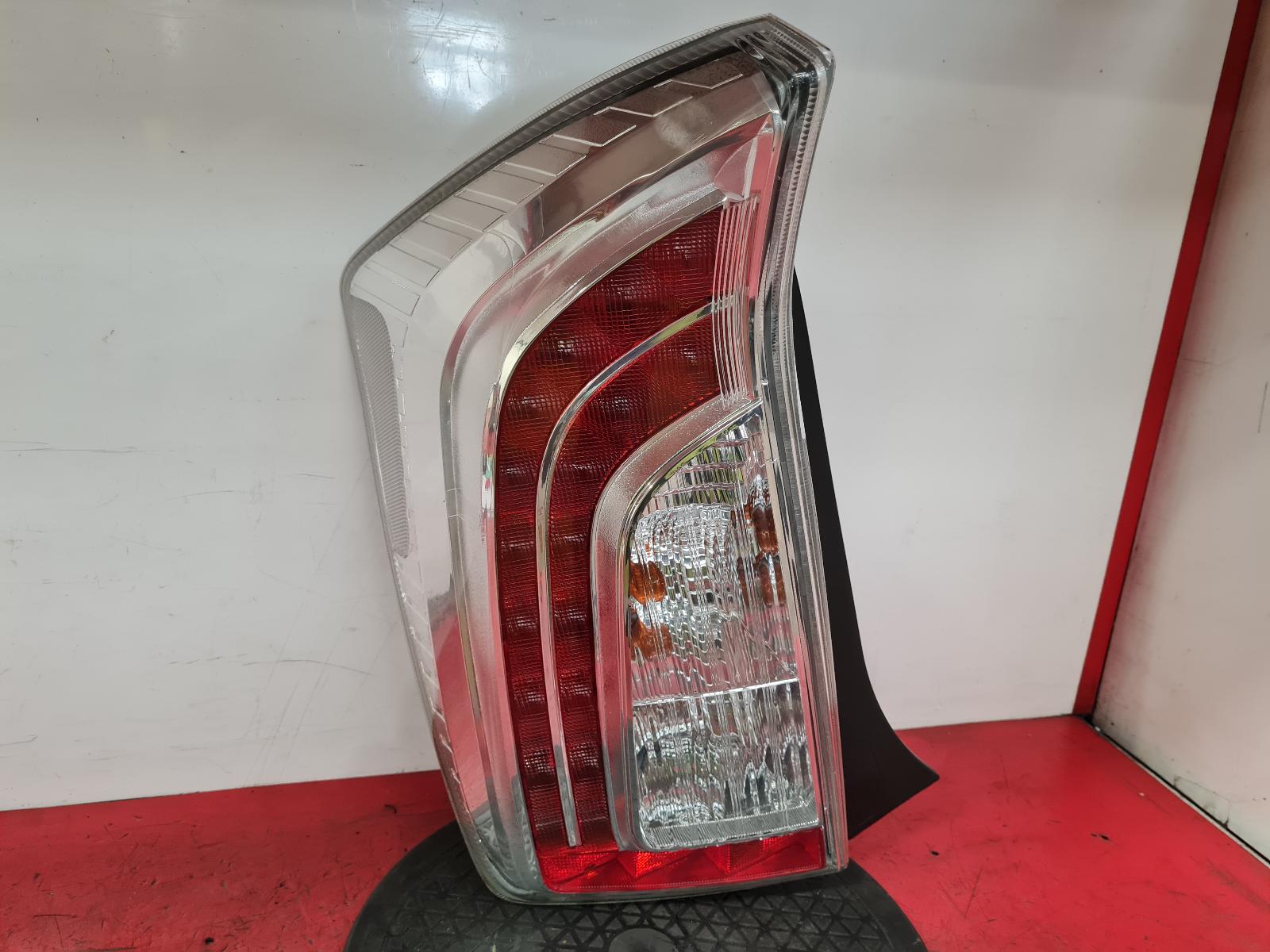 View Auto part L Taillight Toyota Prius 2012