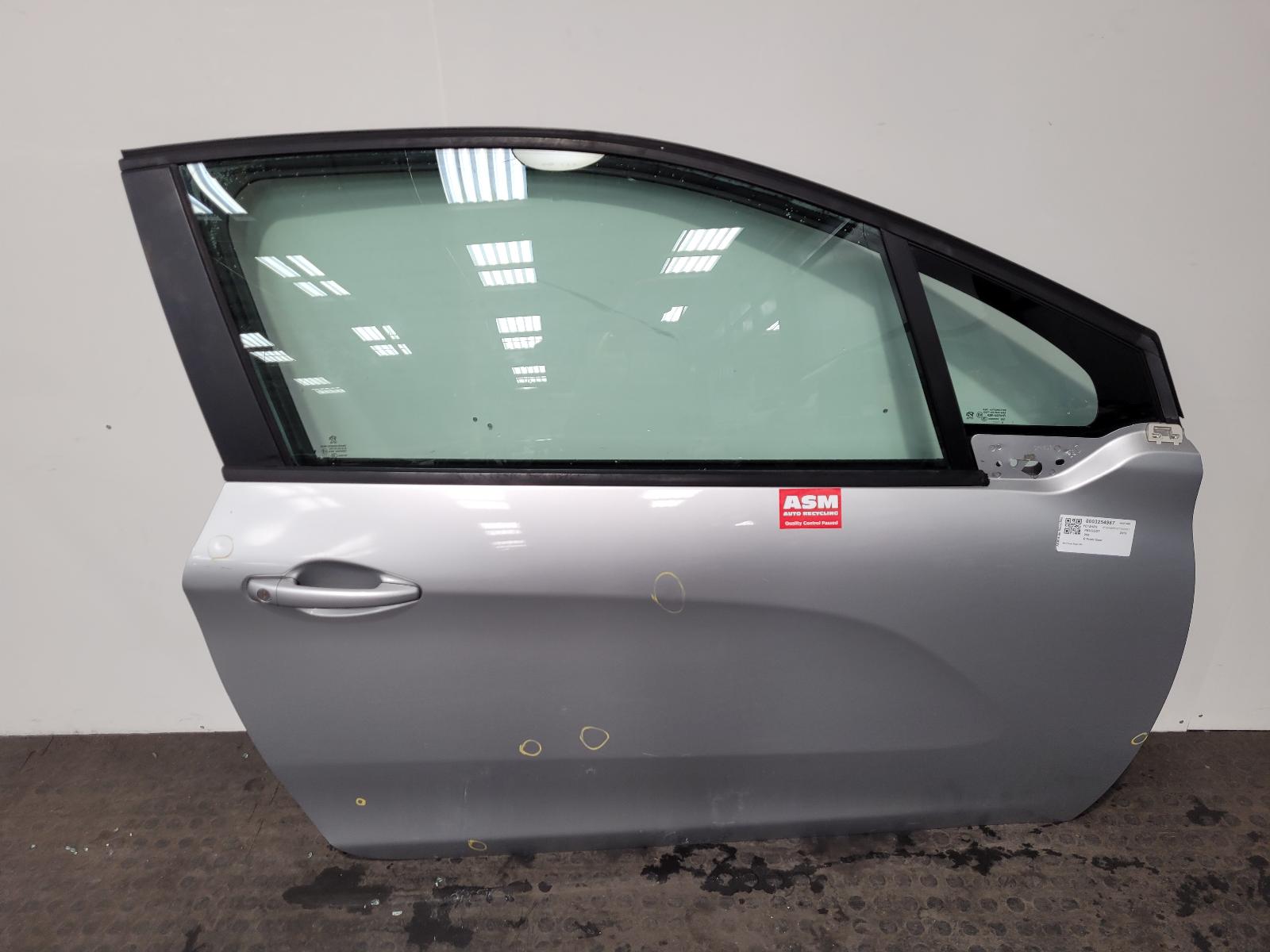 View Auto part R Front Door Peugeot 208 2013