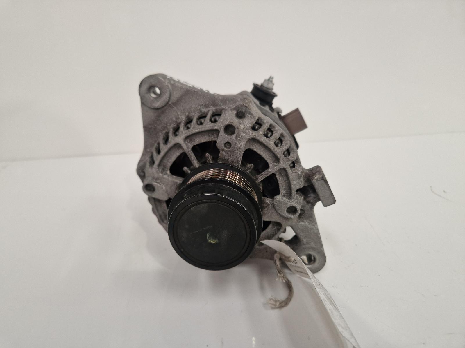 View Auto part Alternator Toyota Verso 2014