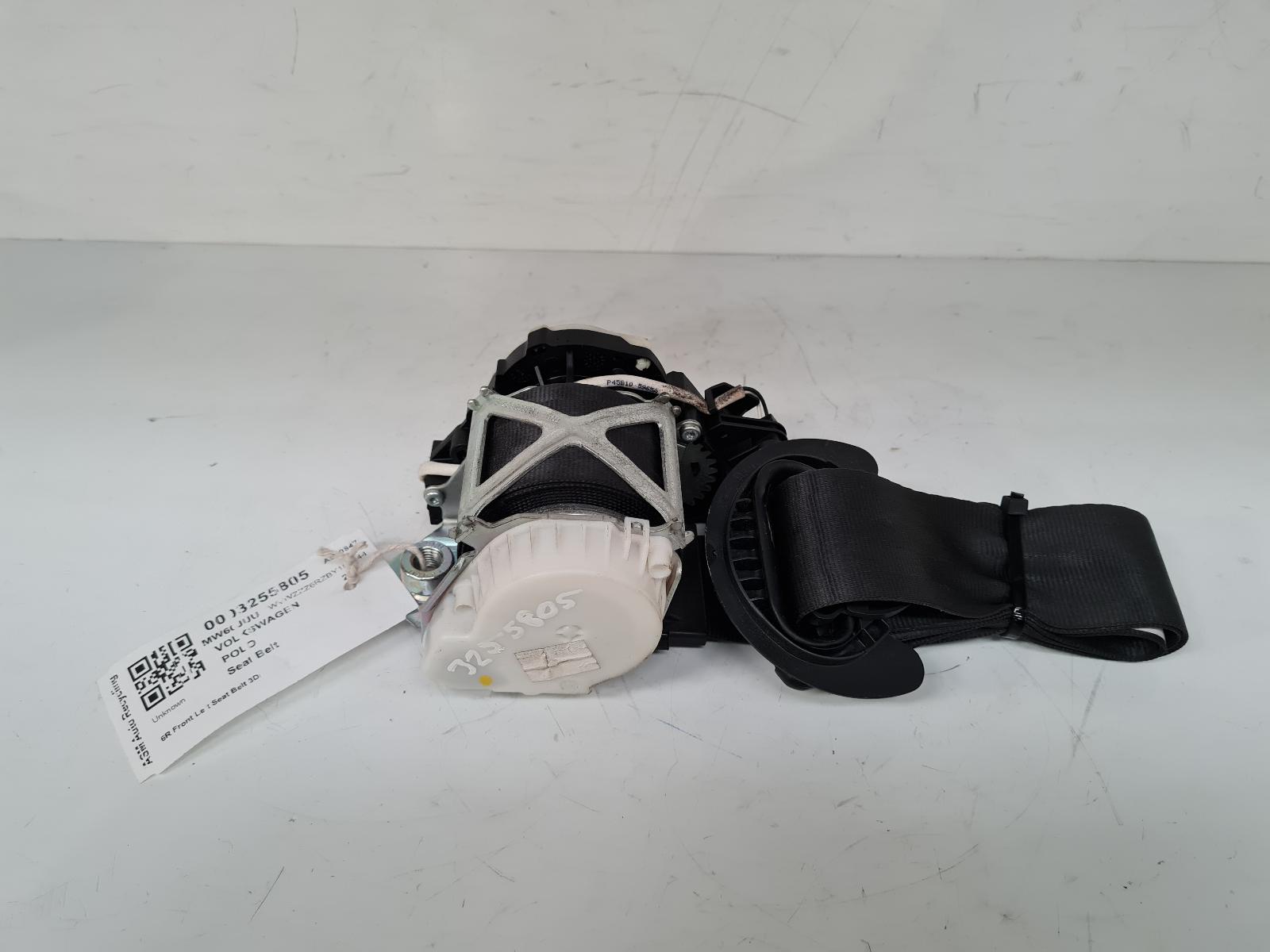 View Auto part Seat Belt Volkswagen Polo 2011