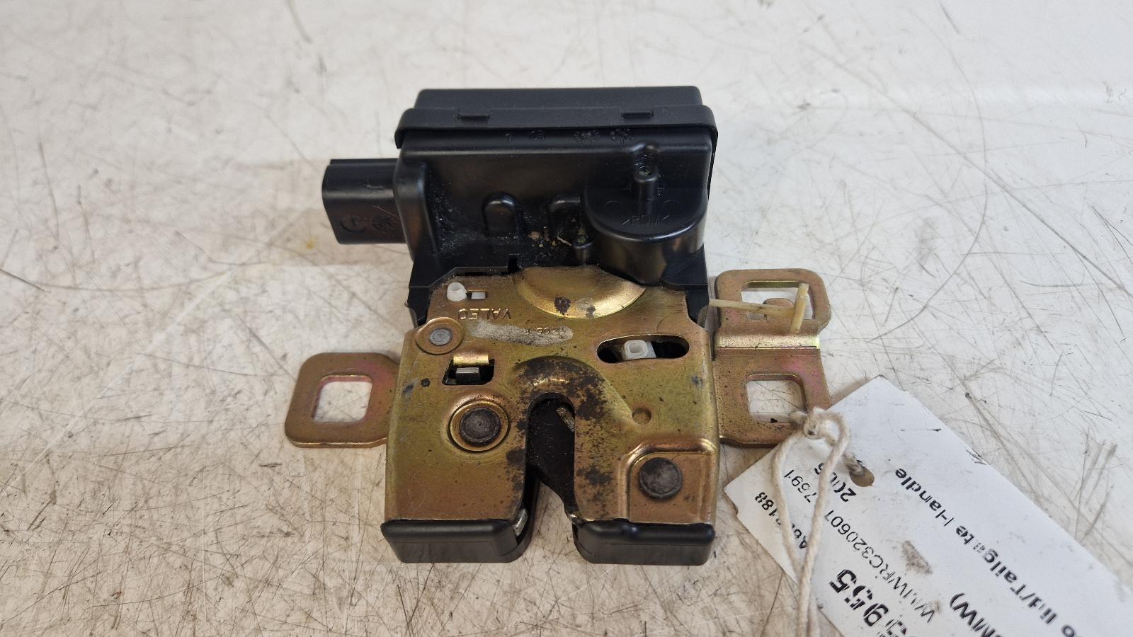 View Auto part Tailgate Handle Mini (bmw) Mini 2006