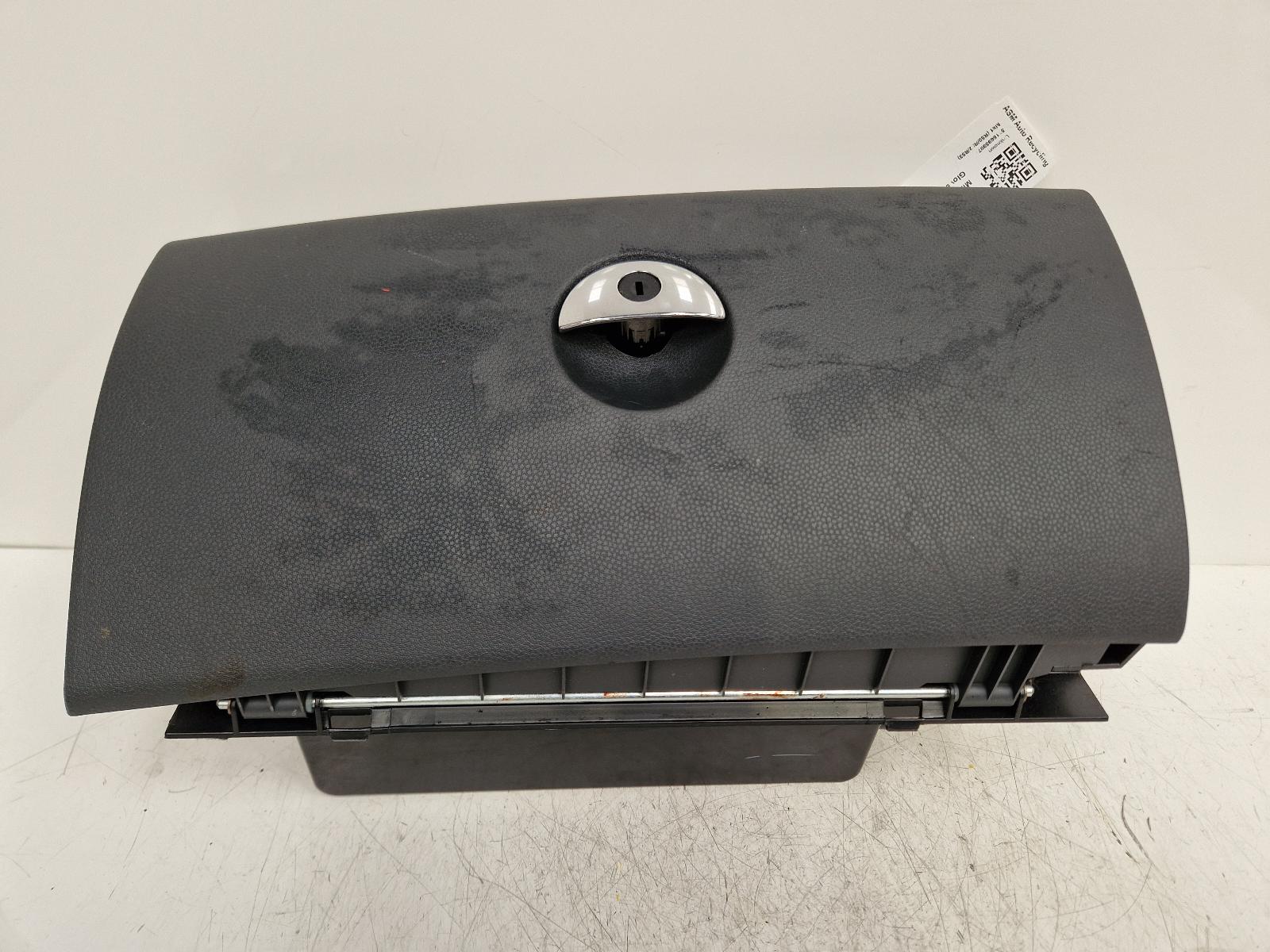 View Auto part Glove Box Mini (bmw) Mini 2006
