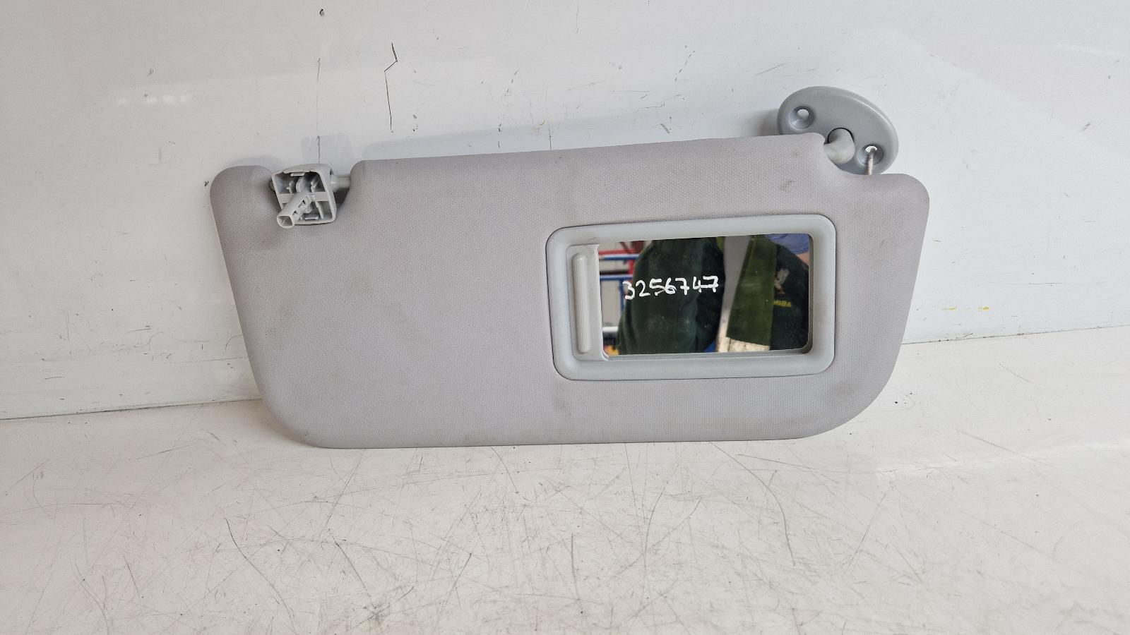 View Auto part Sun visor Toyota Prius 2016