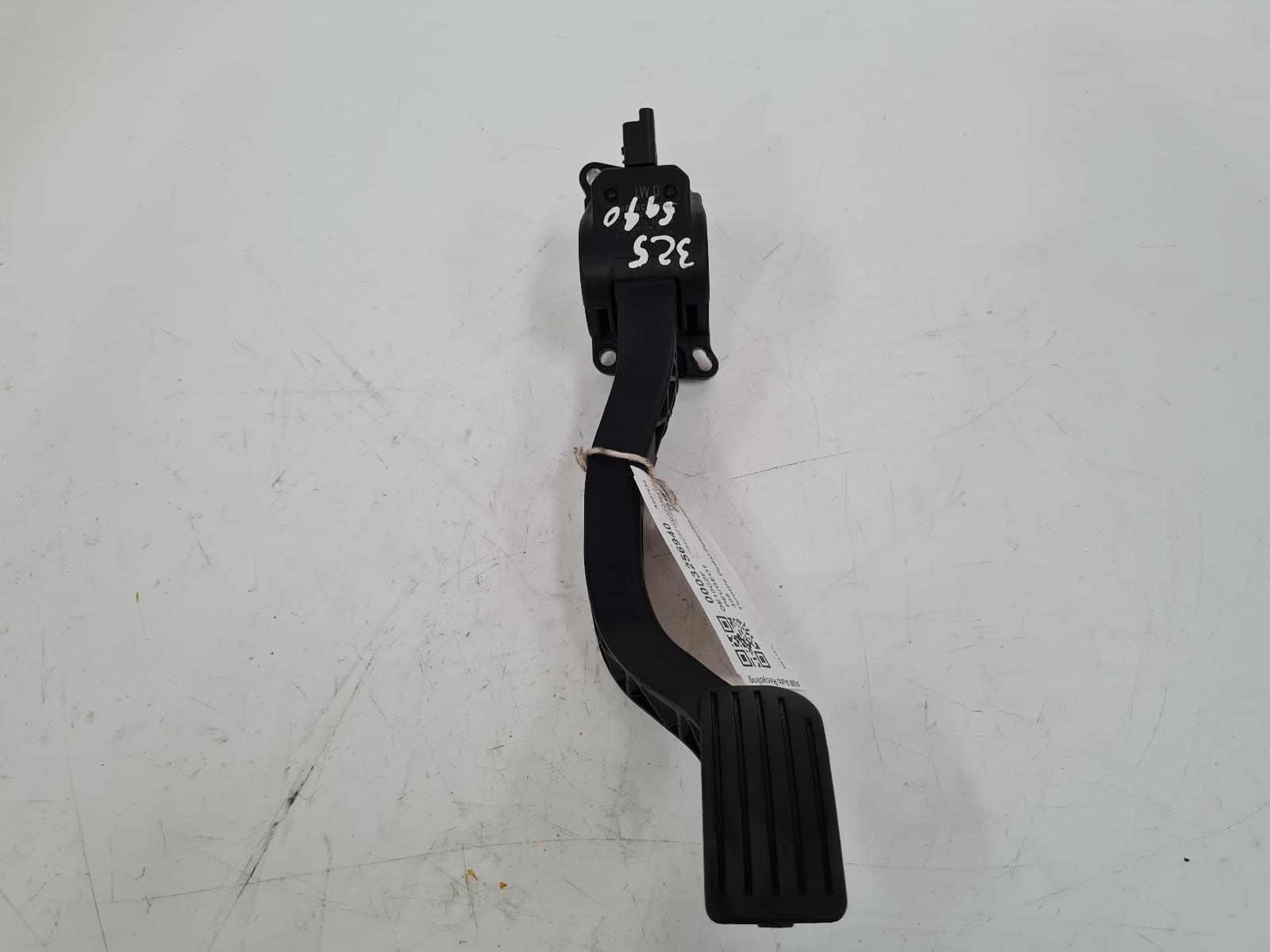 View Auto part Pedal Potentiometer Peugeot 308 2010