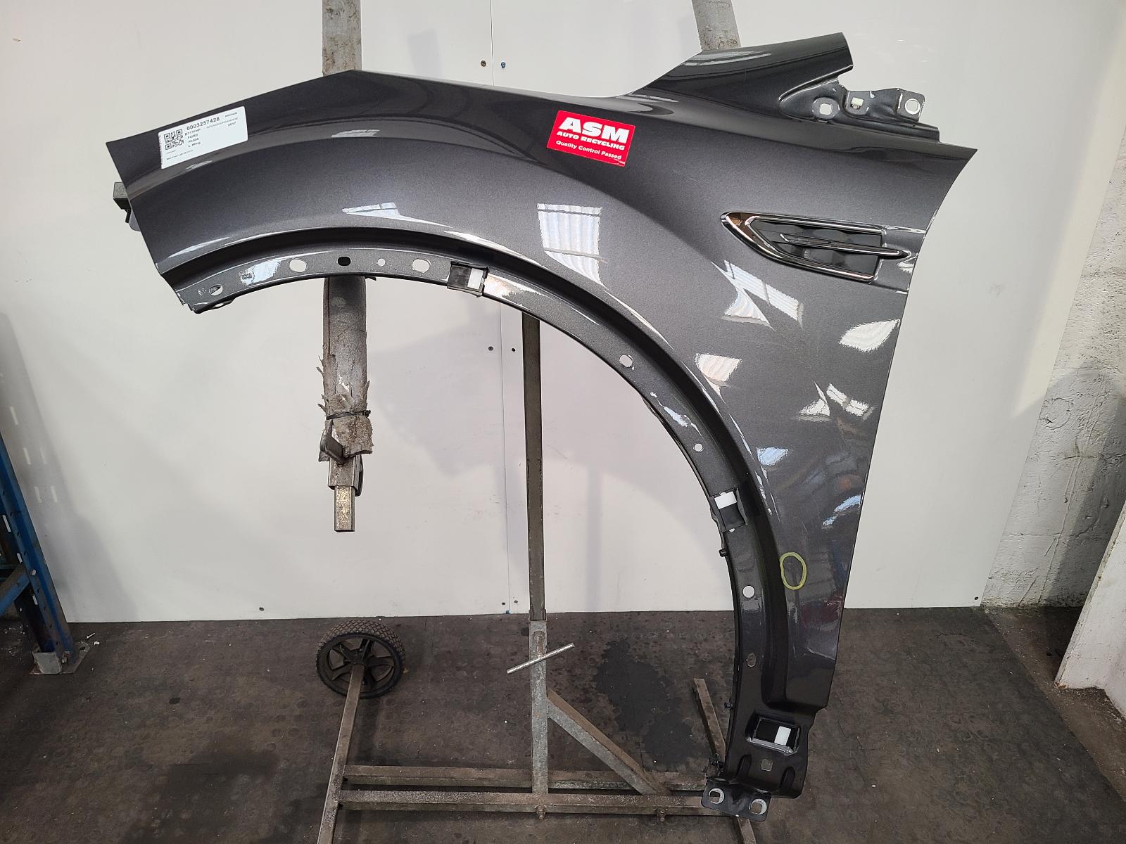 View Auto part L Wing Ford Kuga 2017
