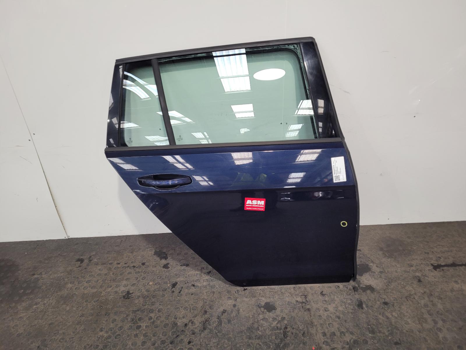 View Auto part R Rear Door Volkswagen Golf 2017