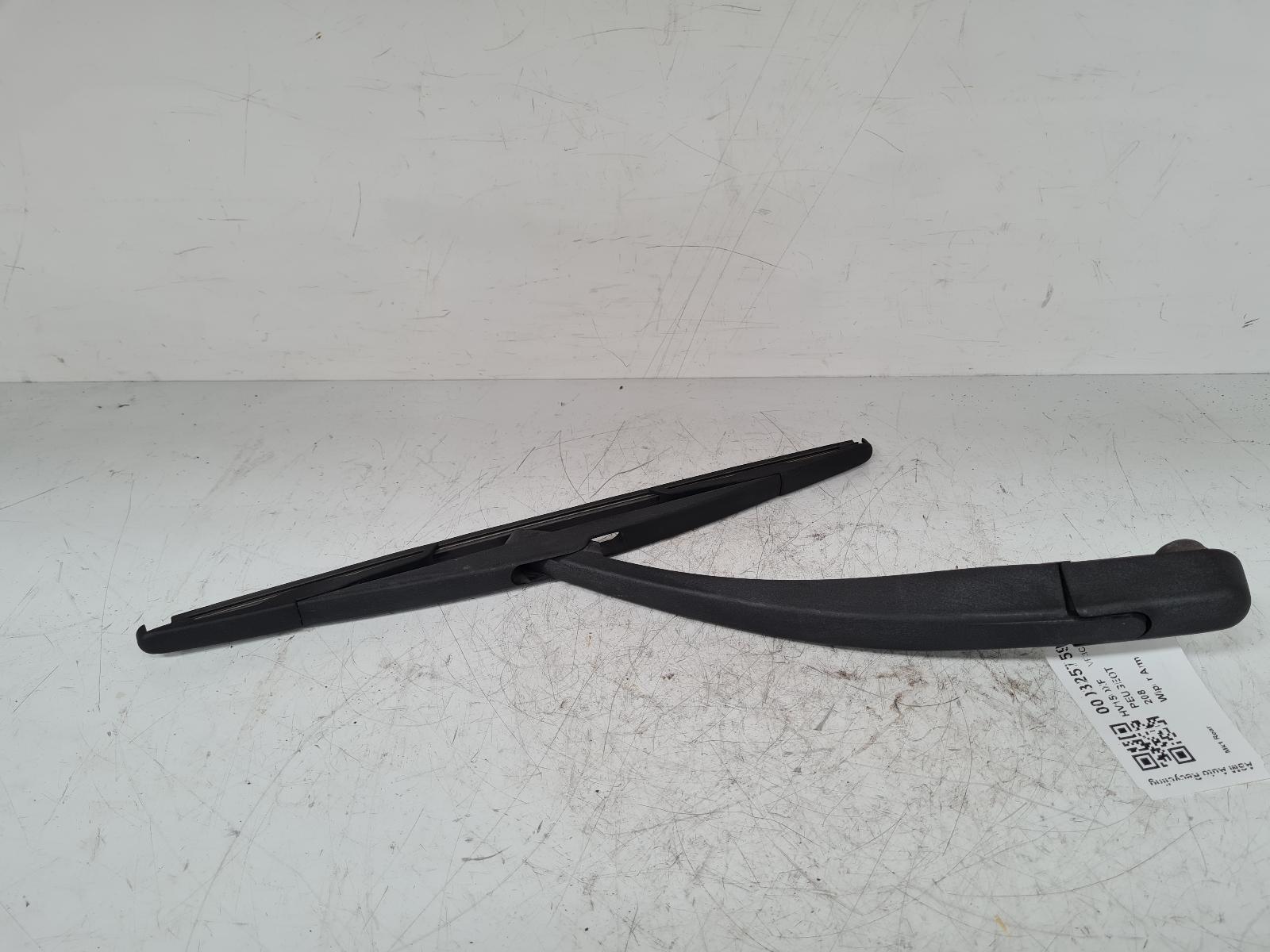 View Auto part Wiper Arm Peugeot 208 2015