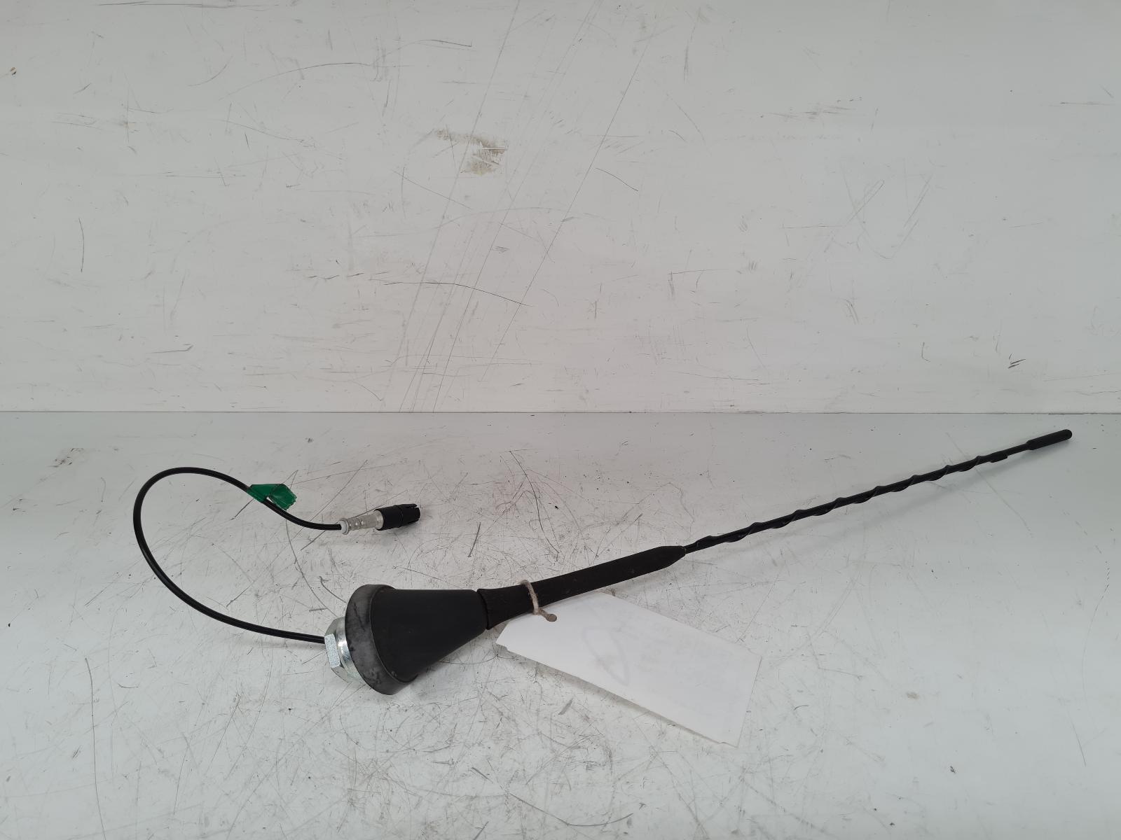 View Auto part Antenna Fiat 500 2010