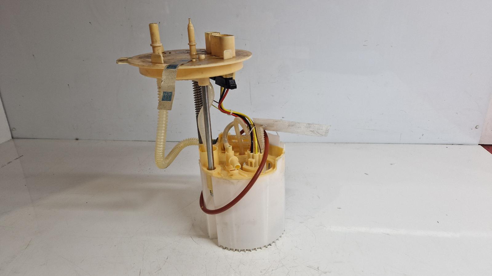 View Auto part Fuel Pump Land Rover Range Rover Sport 2023