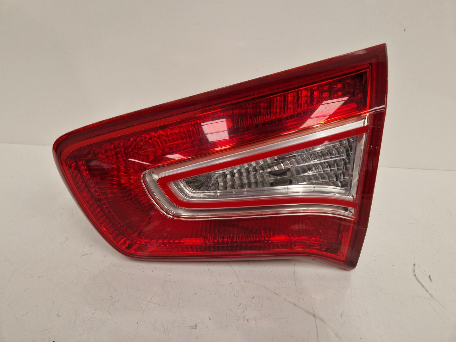View Auto part R Taillight Kia Sportage 2013