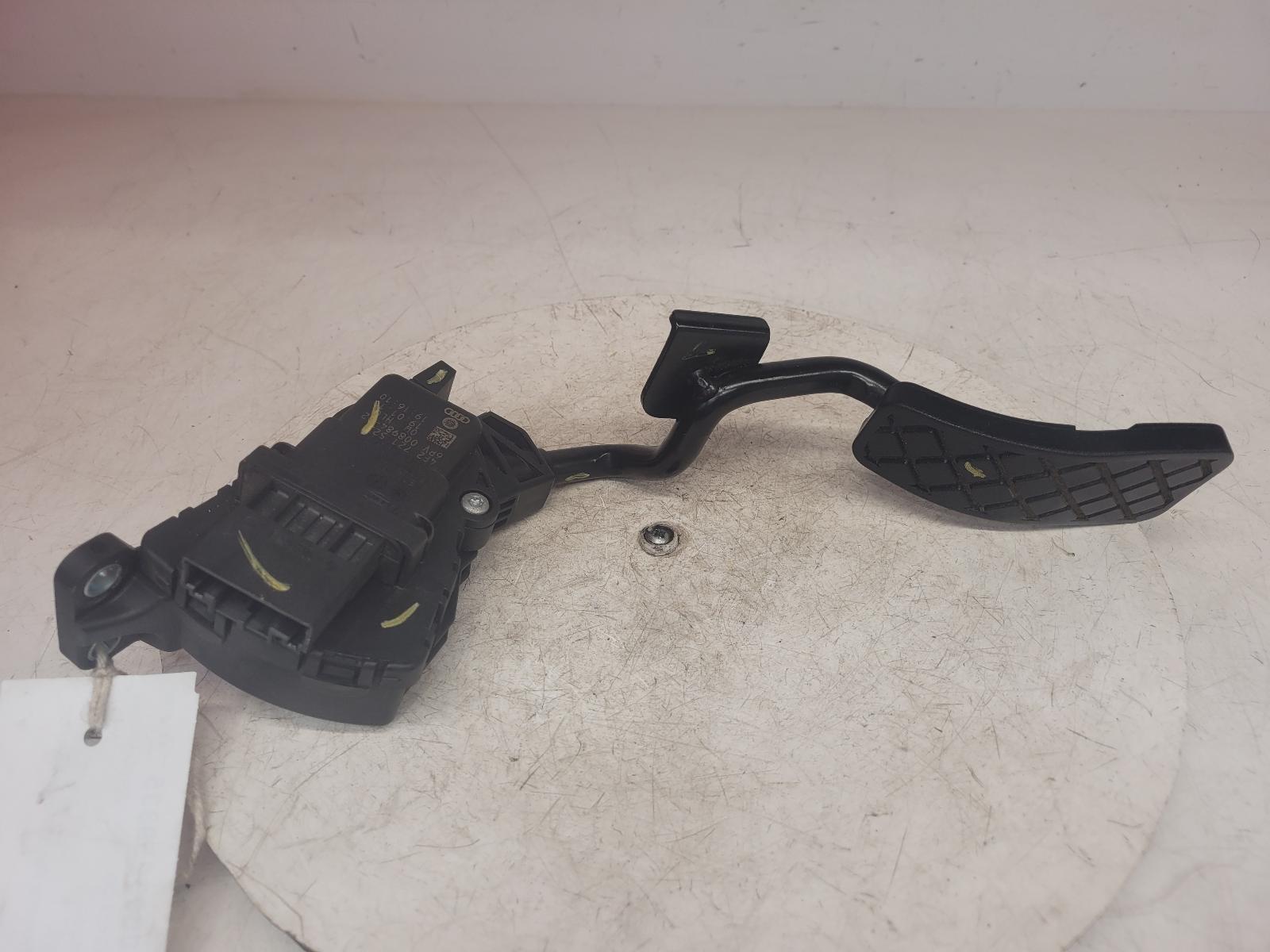 View Auto part Pedal Potentiometer Audi A6 2010