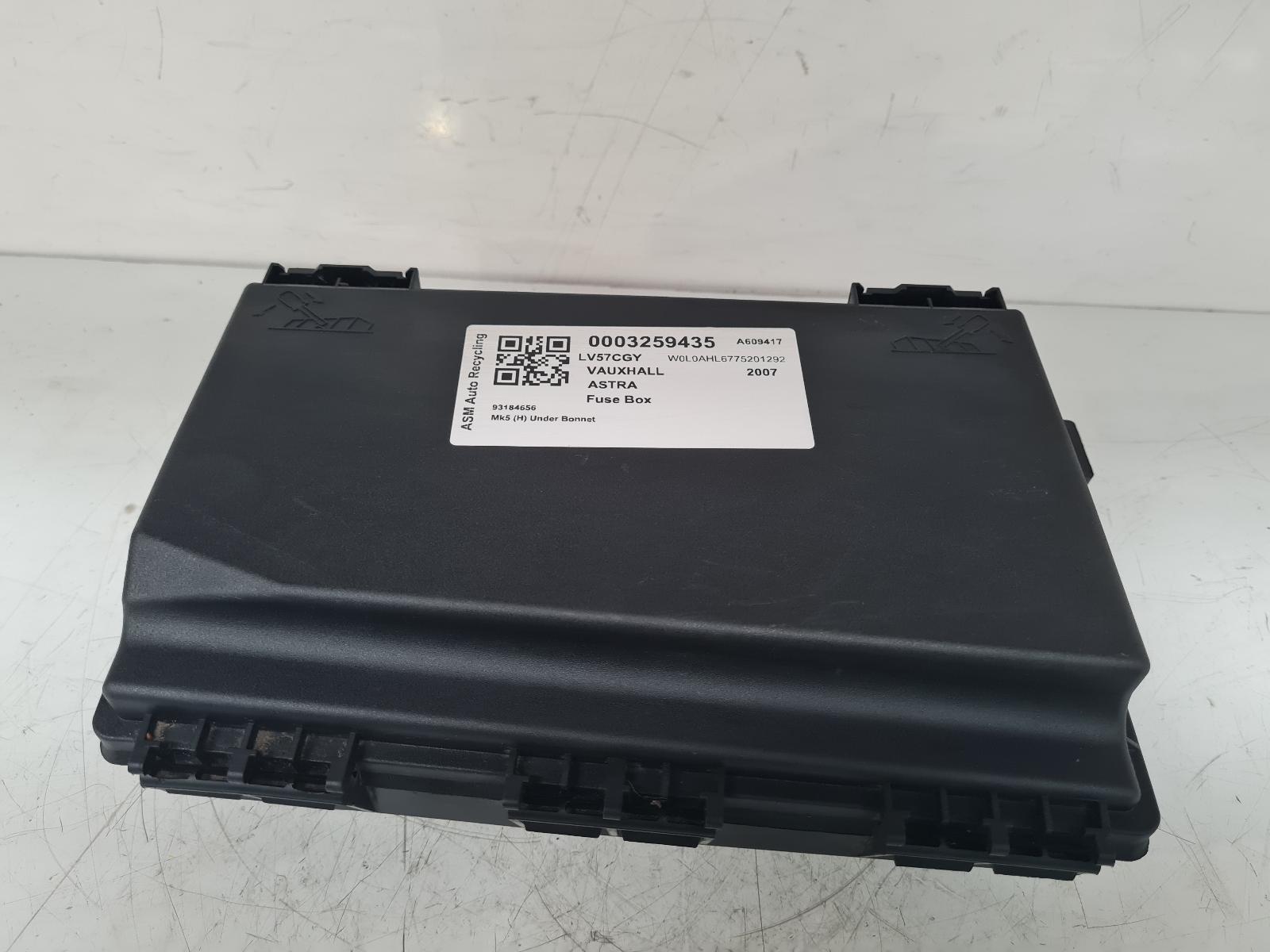 View Auto part Fuse Box Vauxhall Astra 2007