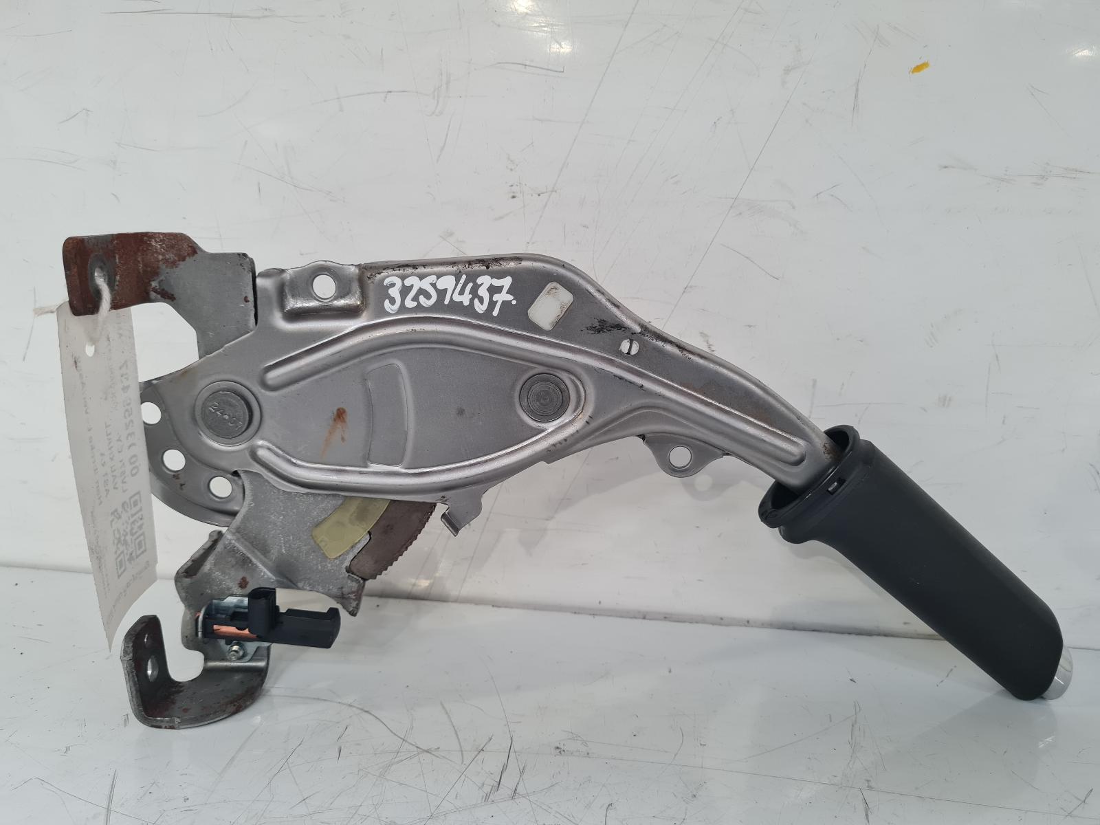View Auto part Handbrake Lever/Button/Assembly Vauxhall Astra 2007