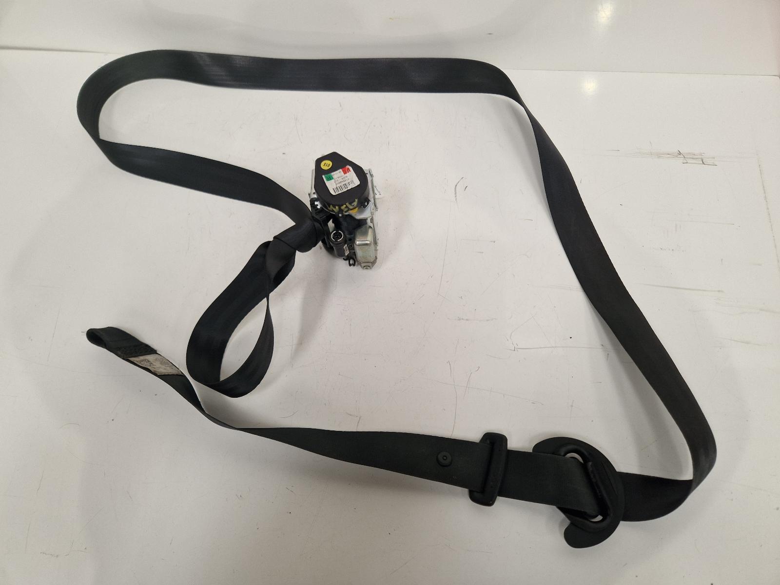 View Auto part Seat Belt Volkswagen Golf 2009