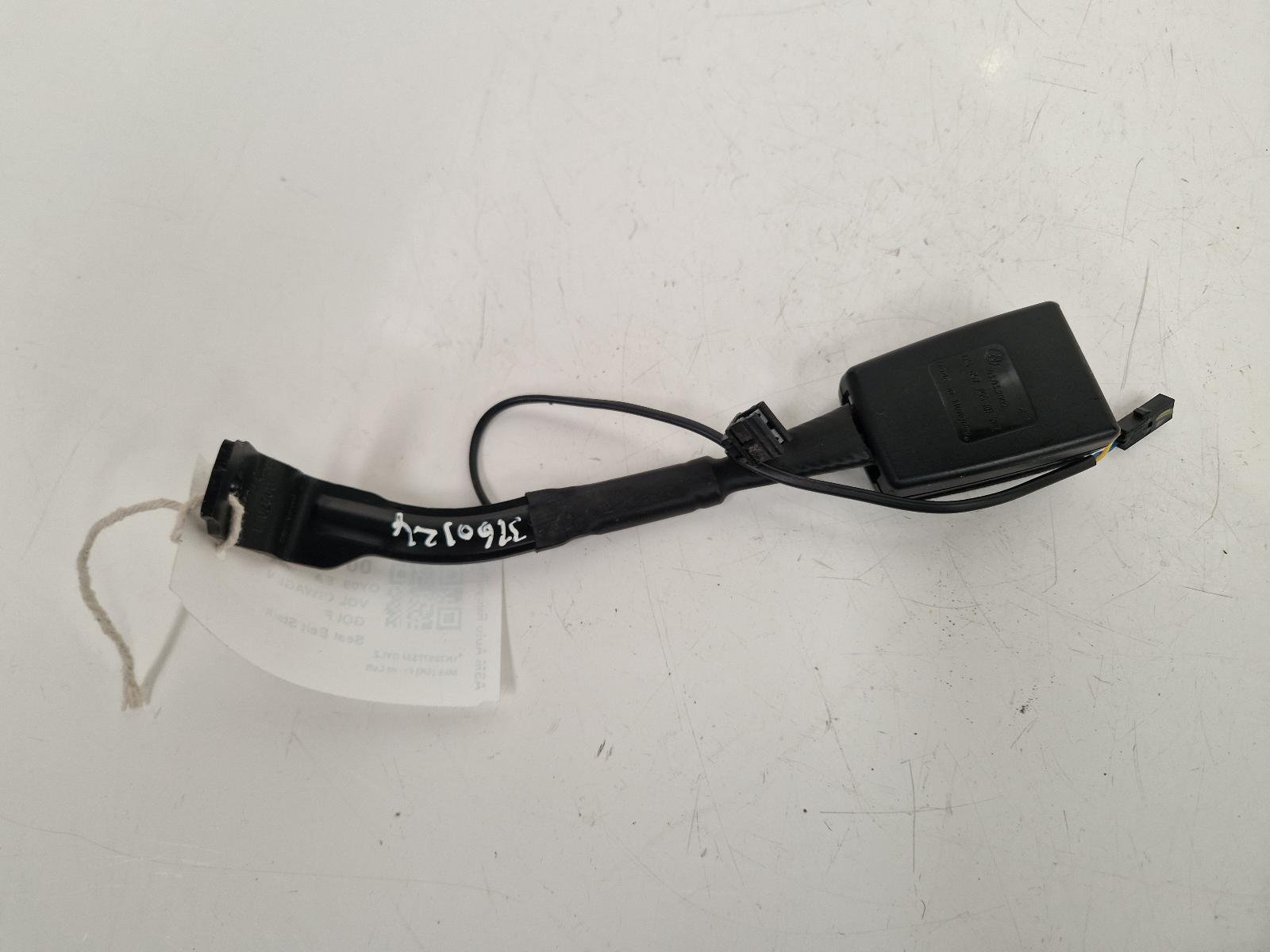 View Auto part Seat Belt Volkswagen Golf 2009