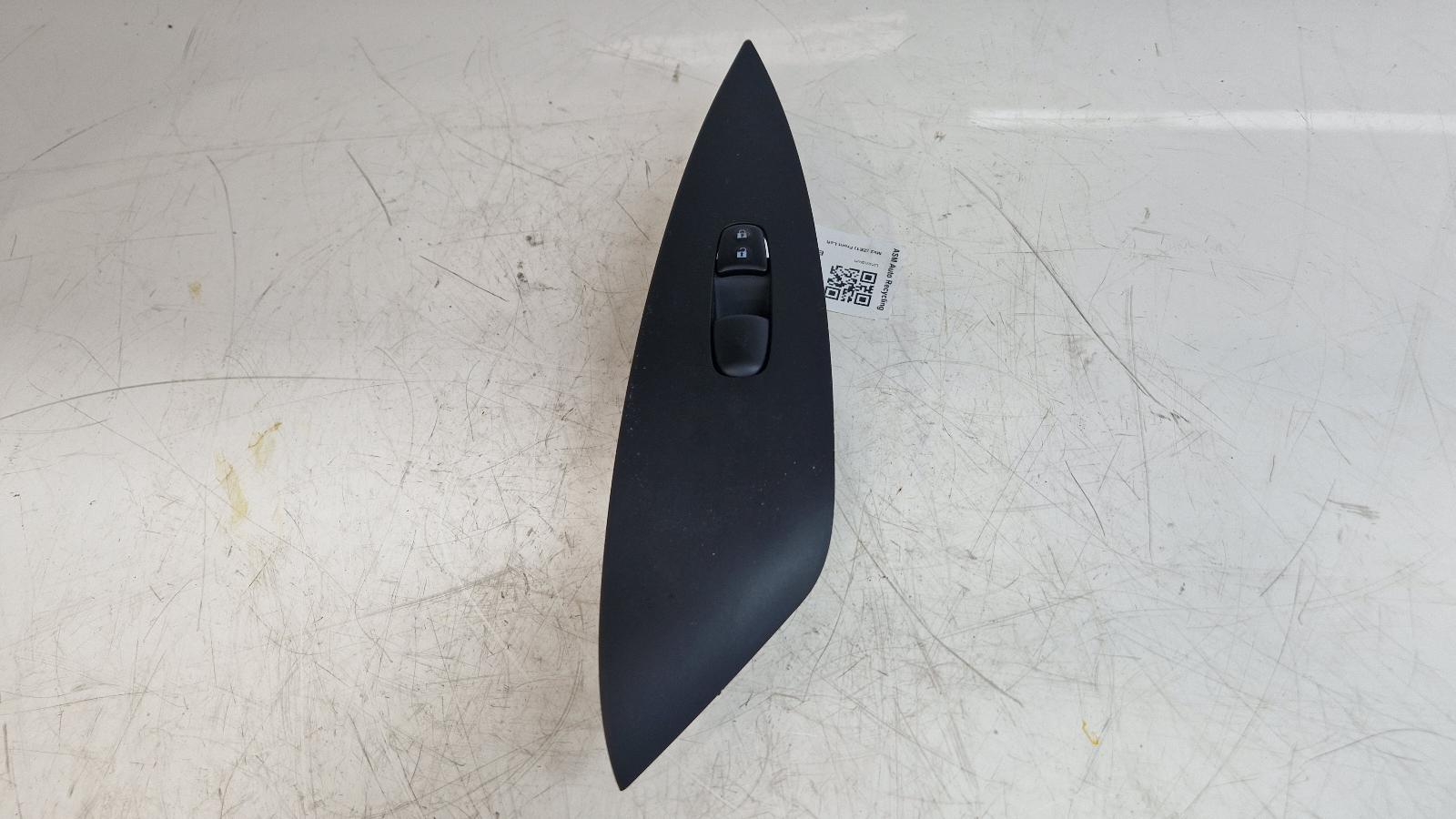 View Auto part Elect. Window Switch Nissan Leaf 2023