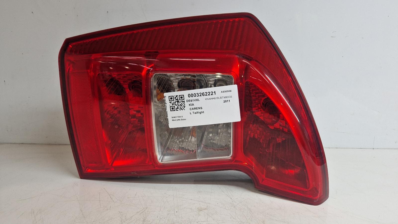 View Auto part L Taillight Kia Carens 2011