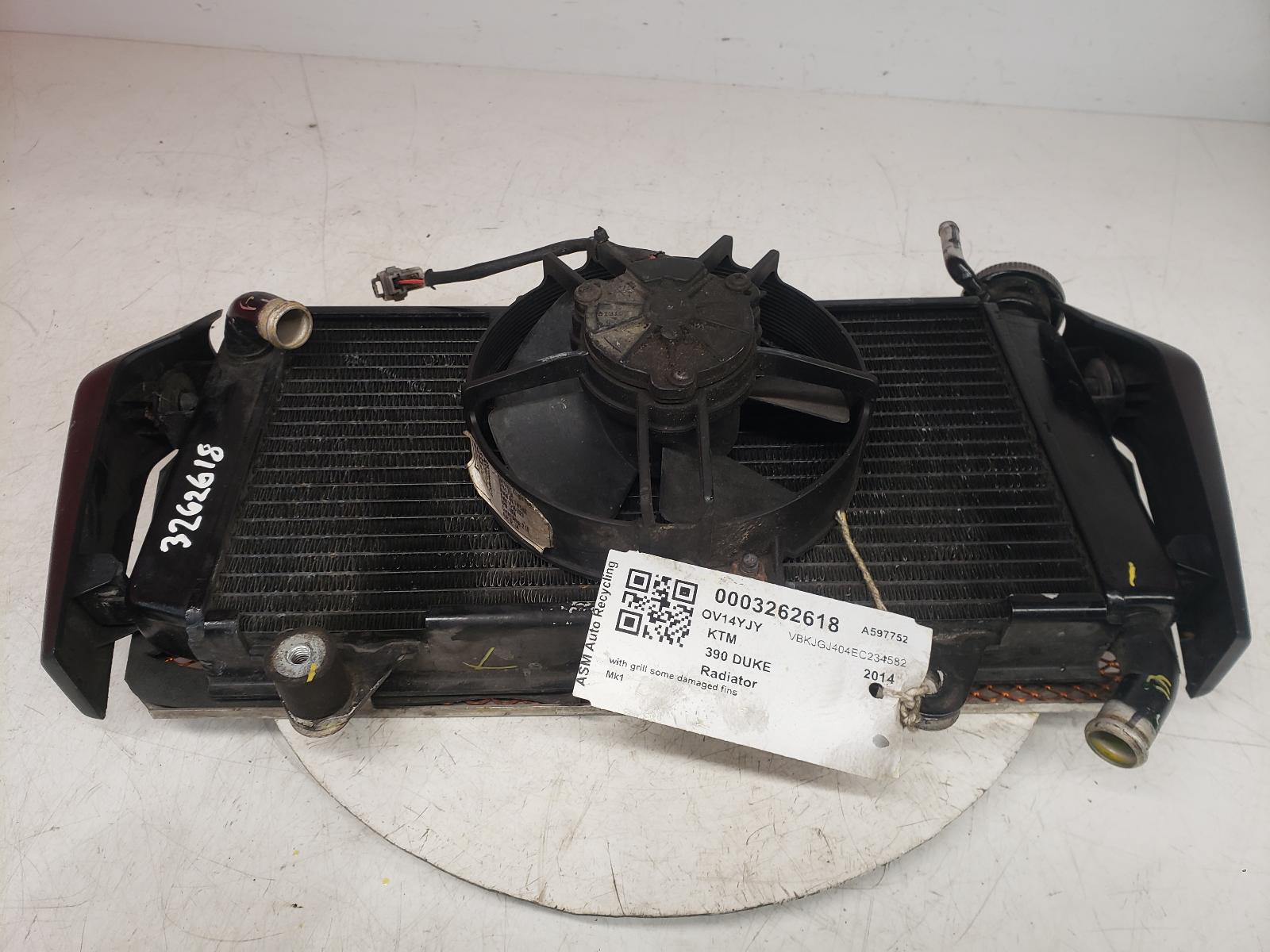 View Auto part Radiator Ktm 390 Duke 2014