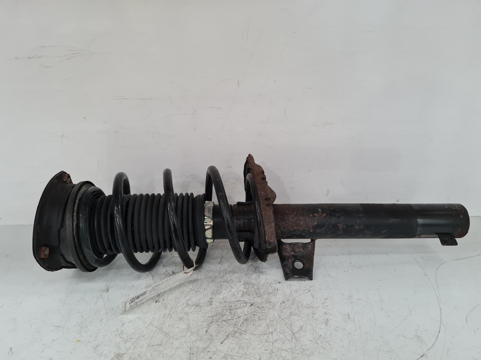 View Auto part RF Strut Volkswagen Golf 2016