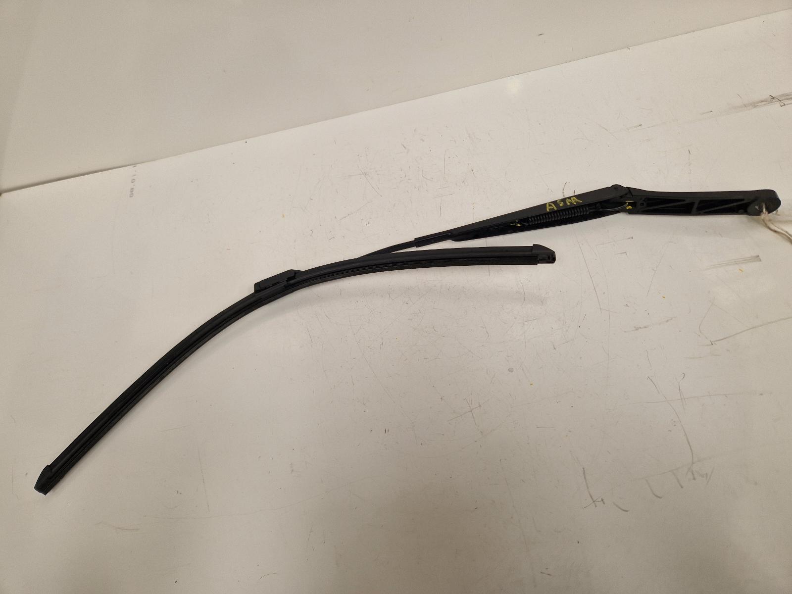 View Auto part Wiper Arm Volkswagen Golf 2016