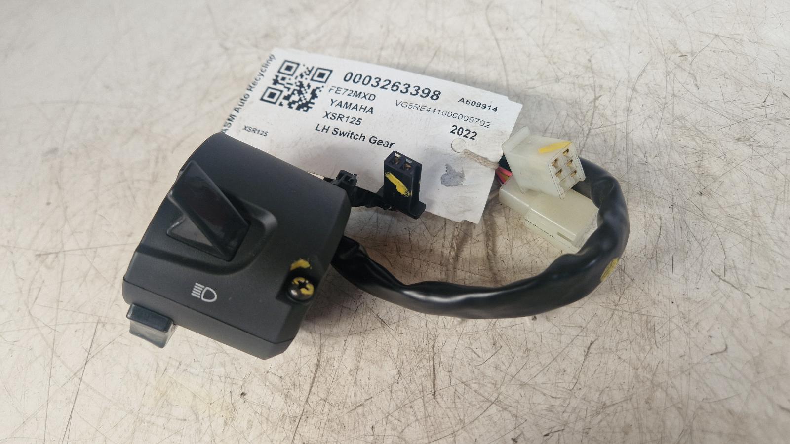 View Auto part LH Switch Gear Yamaha Xsr125 2022