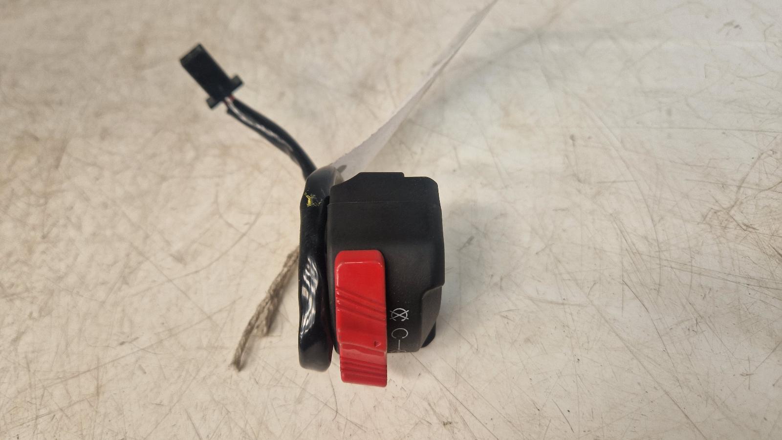 View Auto part RH Switch Gear Yamaha Xsr125 2022