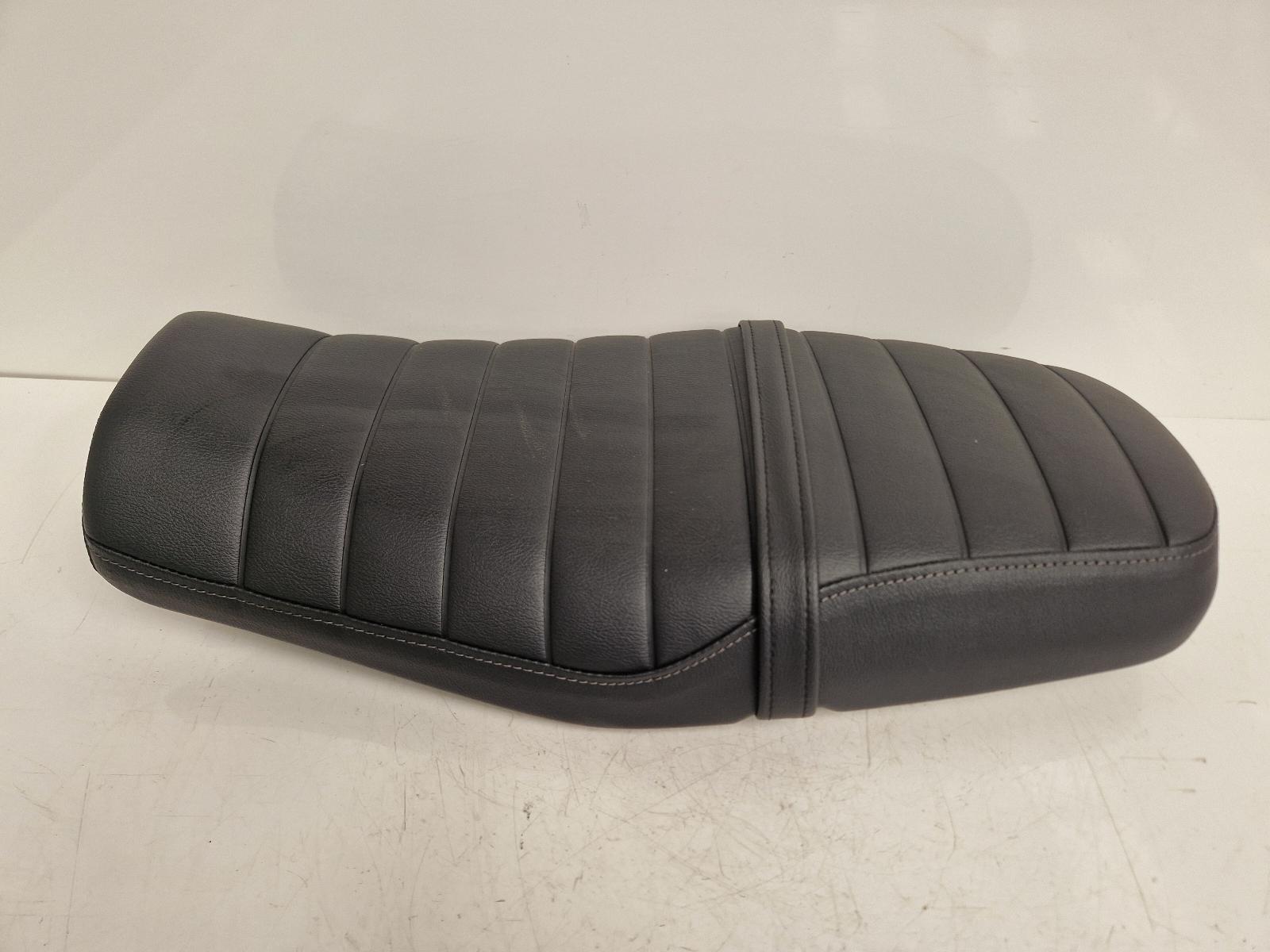 View Auto part Front Seat Yamaha Xsr125 2022