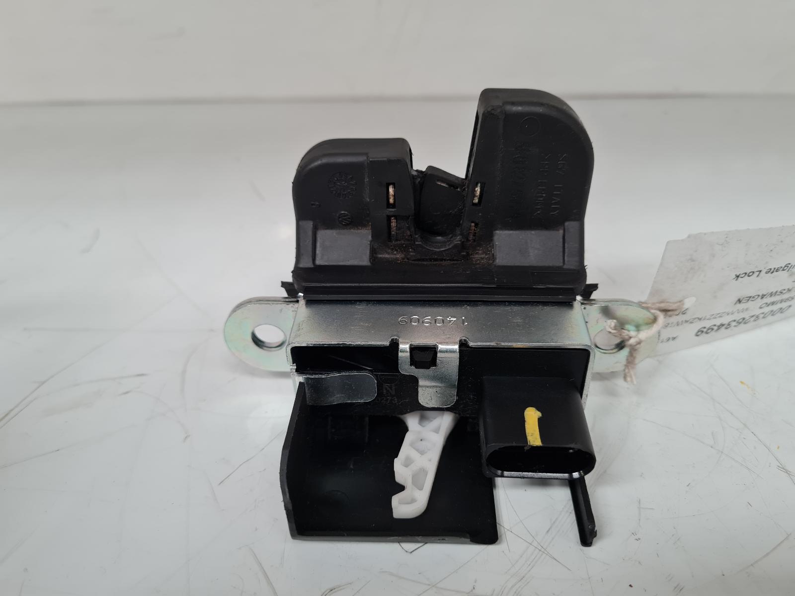 View Auto part Bootlid/Tailgate Lock Volkswagen Golf 2009