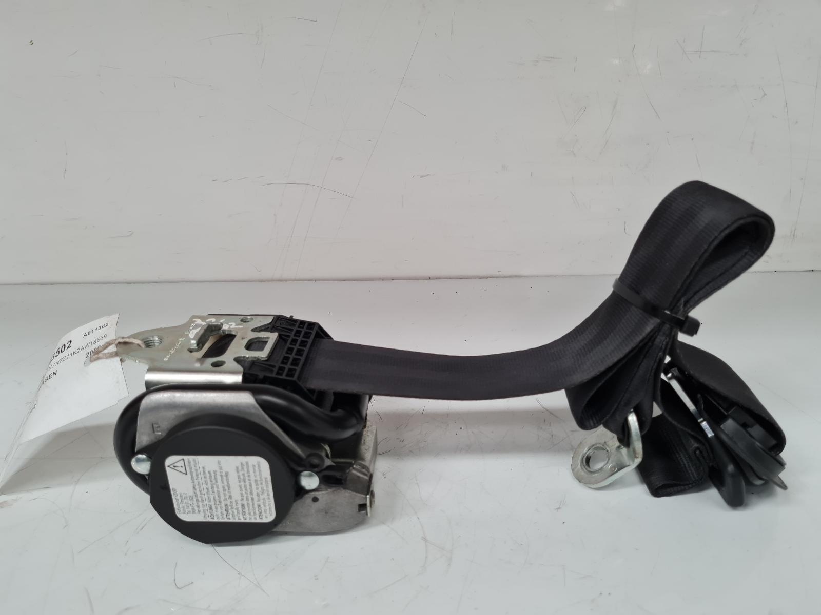 View Auto part Seat Belt Volkswagen Golf 2009